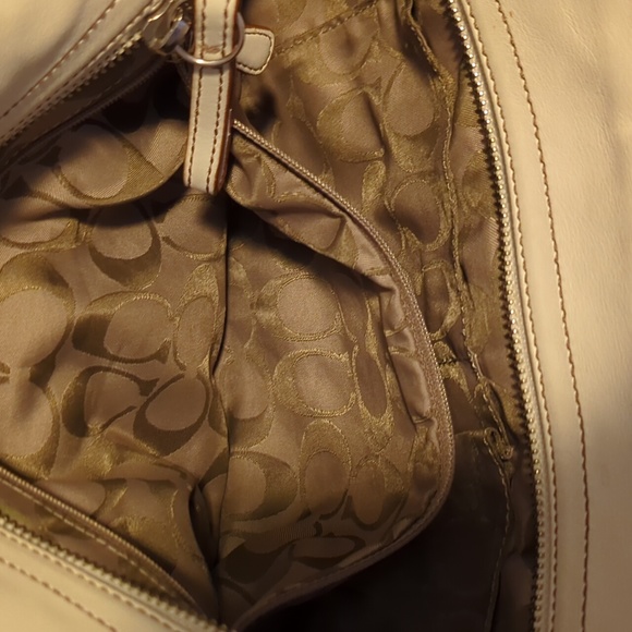 Coach smooth leather purse - Picture 14 of 16